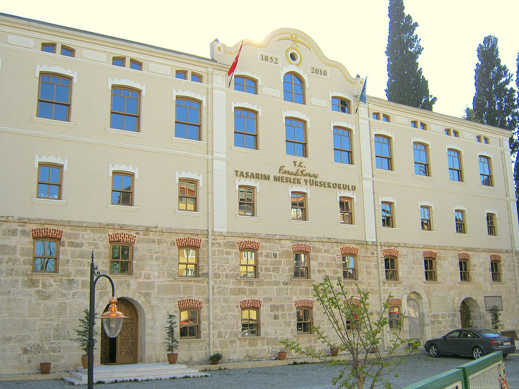 Faruk Saraç Tasarım Yüksekokulu